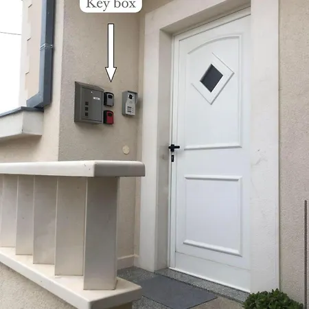Kiwi Apartament *