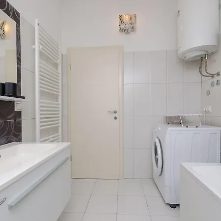 Kiwi 公寓 特罗吉尔